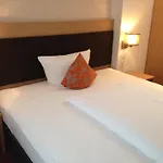 Sarah Hotel