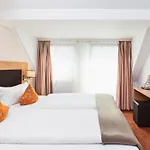 Sarah Hotel 3*