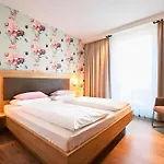 Sarah 3* Heinsberg (North Rhine-Westphalia)