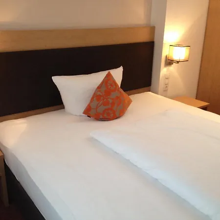 Sarah Hotel