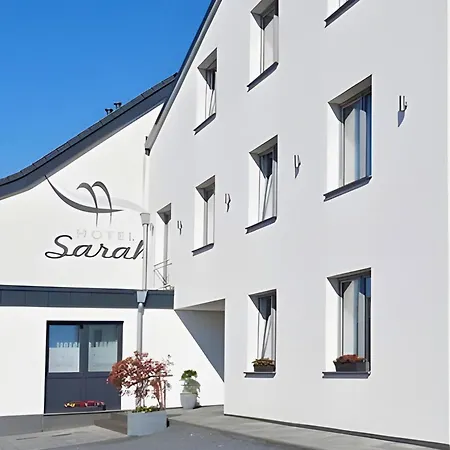 Sarah 3*
