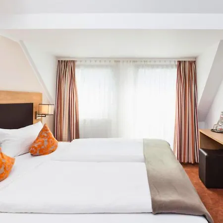 Sarah Hotel 3*