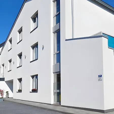 Sarah Hotel 3*