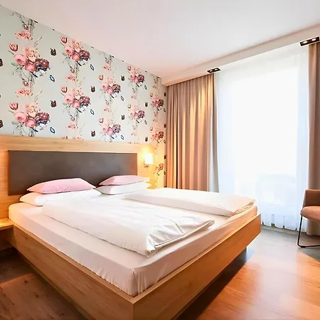 Sarah 3* Heinsberg (North Rhine-Westphalia)