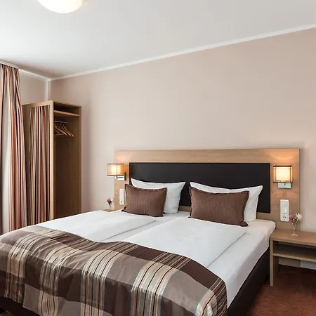 Sarah Hotel