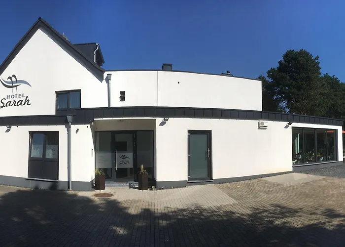 Sarah 3*